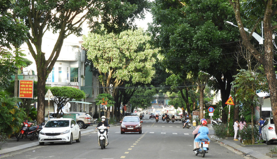 Diện mạo khởi sắc của đường Lê Hồng Phong TP. Pleiku. Ảnh: Thanh Nhật