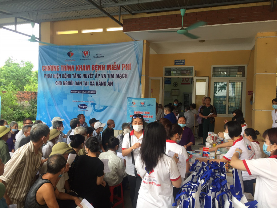 Thăm khám miễn phí bệnh tăng huyết áp và tim mạch tại Bắc Ninh. Ảnh: La Thanh 