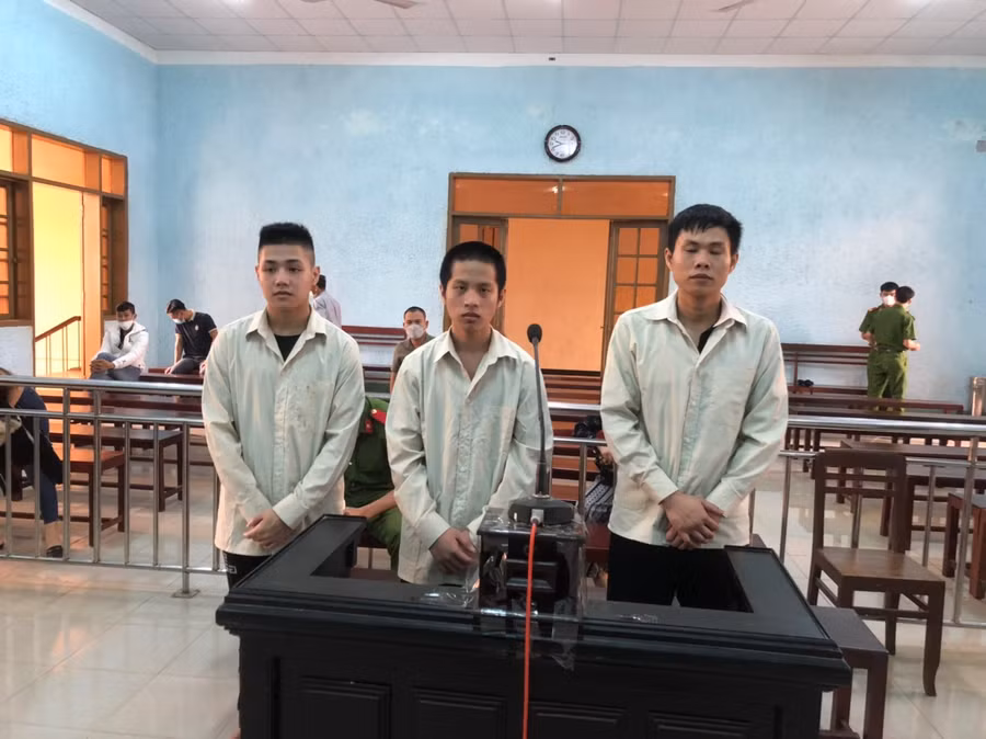 Các bị cáo tại phiên tòa.Ảnh:RÔ HOK