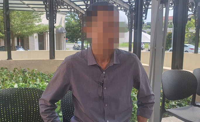 Ông N.H.N cha của cháu N.L.M.Q (3 tuổi, bệnh chậm phát triển) bức xúc kể lại vụ việc. Ông N.H.N cha của cháu N.L.M.Q (3 tuổi, bệnh chậm phát triển) bức xúc kể lại vụ việc.