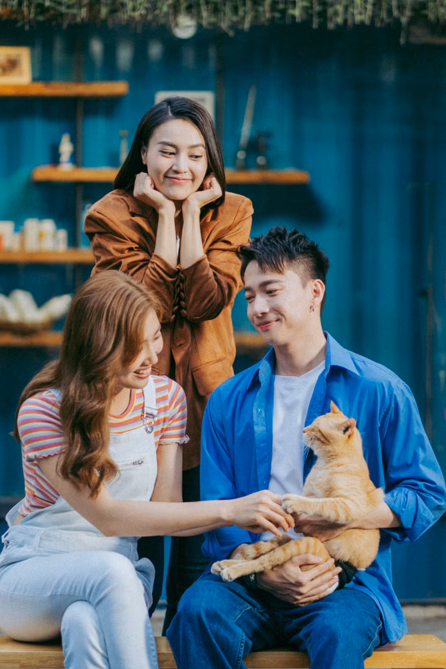 Hiện tại, MV của S.T Sơn Thạch đạt hơn 800 ngàn lượt xem và vào top 10 MV thịnh hành trong mục âm nhạc trên YouTube. Ảnh: NVCC