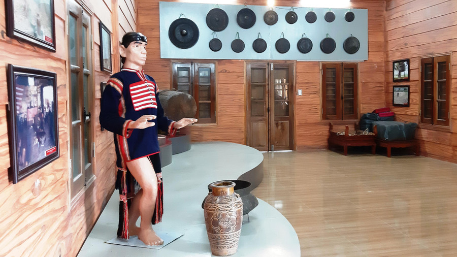 Một góc nhà trưng bày trong Khu di tích Plei Ơi. Ảnh: Nguyễn Quang Tuệ