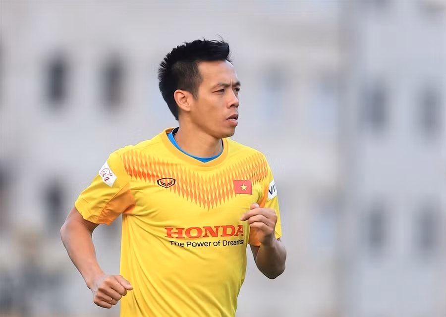 Văn Quyết đứng trước cơ hội ghi điểm ở tuyển Việt Nam. Ảnh: Minh Dân