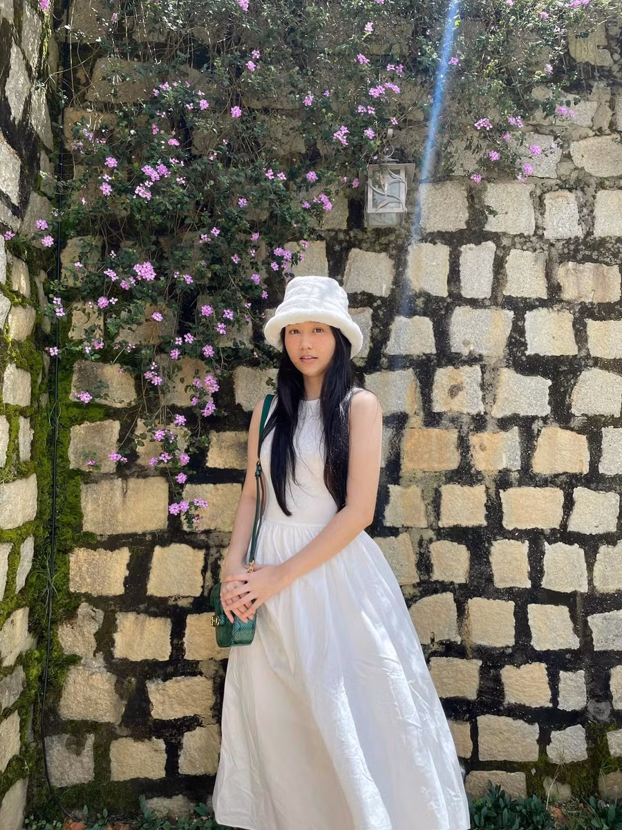 Trúc Anh tăng cân do bị stress trong mùa dịch và bệnh thoái hóa khớp, gai đốt sống. Ảnh: FBNV