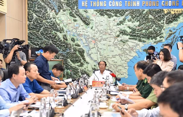 Phó Thủ tướng Lê Văn Thành chủ trì cuộc họp Ban Chỉ đạo quốc gia về phòng chống thiên tai nhằm ứng phó bão Noru
