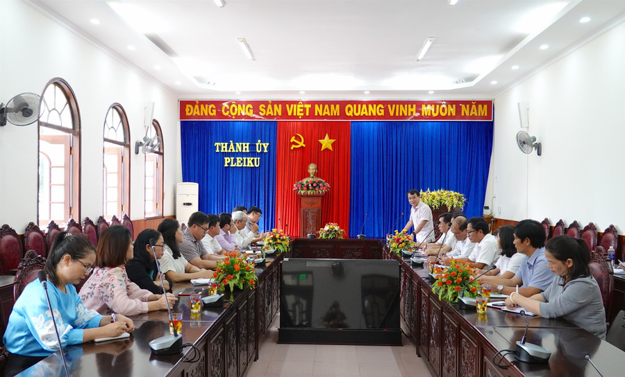 Quang cảnh buổi làm việc. Ảnh: Mộc Trà