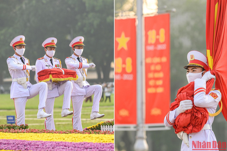 Các chiến sĩ cẩn trọng thực hiện từng động tác chuẩn xác và trang nghiêm. Các chiến sĩ cẩn trọng thực hiện từng động tác chuẩn xác và trang nghiêm.