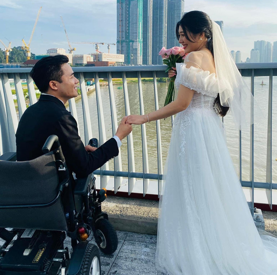 Hạnh phúc mỉm cười