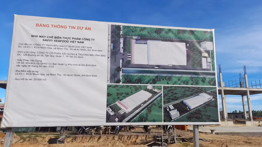  Thông tin về dự án của Công ty TNHH MTV Savvy Seafood Việt Nam ở Khu công nghiệp Nhơn Hòa. Ảnh: Hoàng Trọng