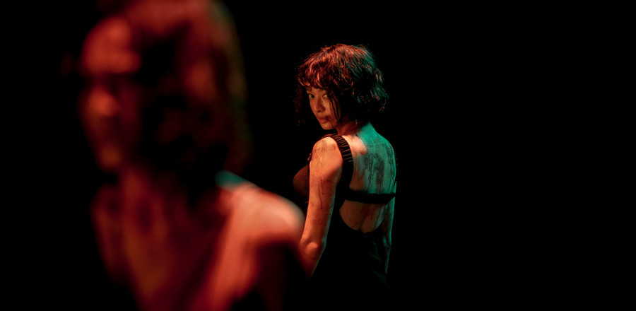 Cô gái từ quá khứ được hứa hẹn sẽ rất u tối và nặng tâm lý. Ảnh: ĐPCC