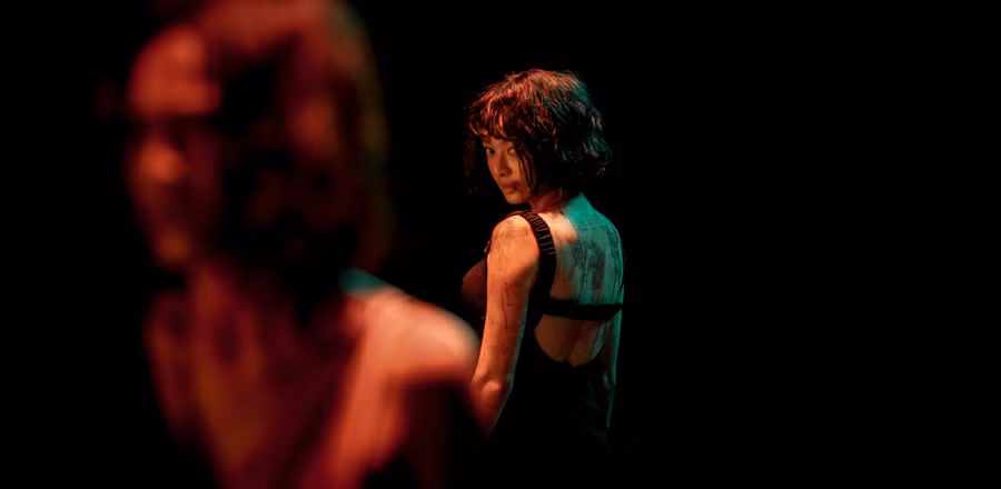 Cô gái từ quá khứ được hứa hẹn sẽ rất u tối và nặng tâm lý. Ảnh: ĐPCC