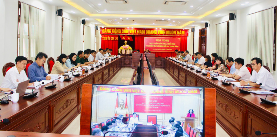 Hội nghị trực tuyến quán triệt, triển khai thực hiện các văn bản mới của Trung ương ảnh 1 Quang cảnh hội nghị trực tuyến tại điểm cầu Tỉnh ủy Gia Lai. Ảnh: Phan Lài