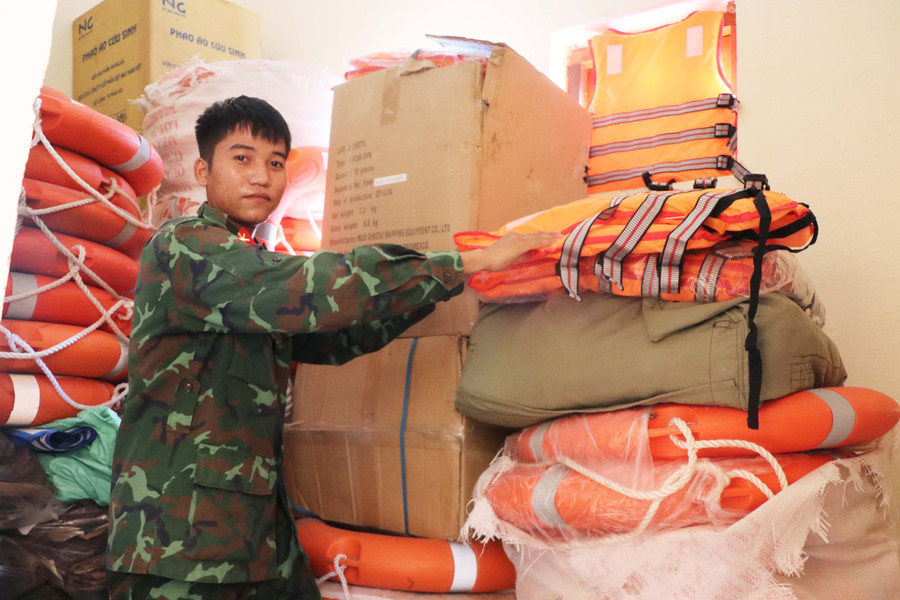 Ban Chỉ huy Quân sự huyện Kông Chro đã chuẩn bị đầy đủ vật tư, phương tiện và xây dựng phương án, kế hoạch phòng-chống bão, lũ. Ảnh: Ngọc Minh