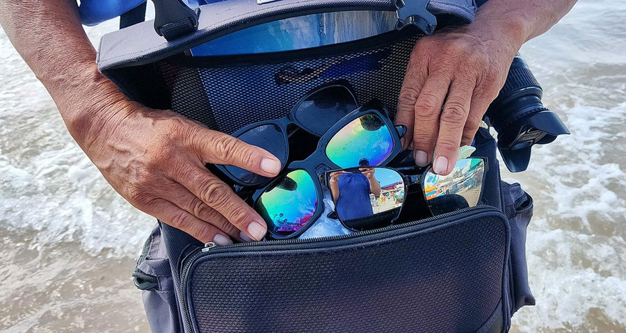 Một số đồ nghề của “phó nhòm” ở biển. Ảnh: Như Lịch