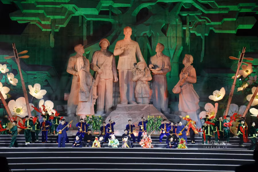 Biểu diễn nghệ thuật tại buổi lễ. Ảnh nguồn Báo Lao Động
