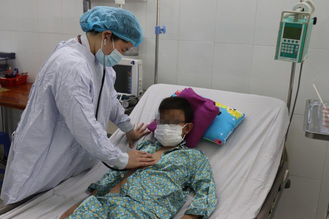 Bệnh nhi 15 tuổi có cuộc sống mới nhờ nghĩa cử cao đẹp của cô gái trẻ Bệnh nhi 15 tuổi có cuộc sống mới nhờ nghĩa cử cao đẹp của cô gái trẻ