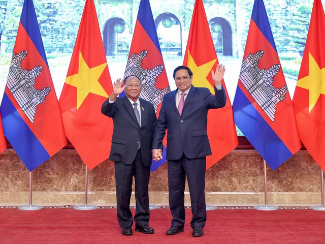 Thủ tướng Phạm Minh Chính nhấn mạnh chuyến thăm của Chủ tịch Quốc hội Samdech Heng Samrin là sự kiện có ý nghĩa quan trọng trong "Năm Hữu nghị Việt Nam-Campuchia 2022". Ảnh: VGP/Nhật Bắc  Thủ tướng Phạm Minh Chính nhấn mạnh chuyến thăm của Chủ tịch Quốc hội Samdech Heng Samrin là sự kiện có ý nghĩa quan trọng trong