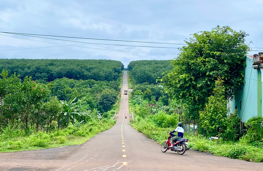 Dự án đường liên xã Ia Krêl-Ia Kla (huyện Đức Cơ) đã hoàn thành 92% khối lượng giúp lưu thông thuận lợi. Ảnh: Hà Duy Dự án đường liên xã Ia Krêl-Ia Kla (huyện Đức Cơ) đã hoàn thành 92% giúp giao thông thuận lợi cho bà con trong vùng. Ảnh: Hà Duy