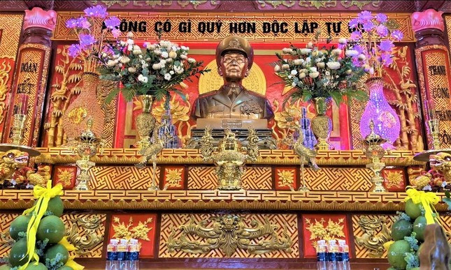 Tượng Đại tướng được đúc bằng đồng. Ảnh nguồn tienphong.vn Tượng Đại tướng được đúc bằng đồng. Ảnh nguồn tienphong.vn