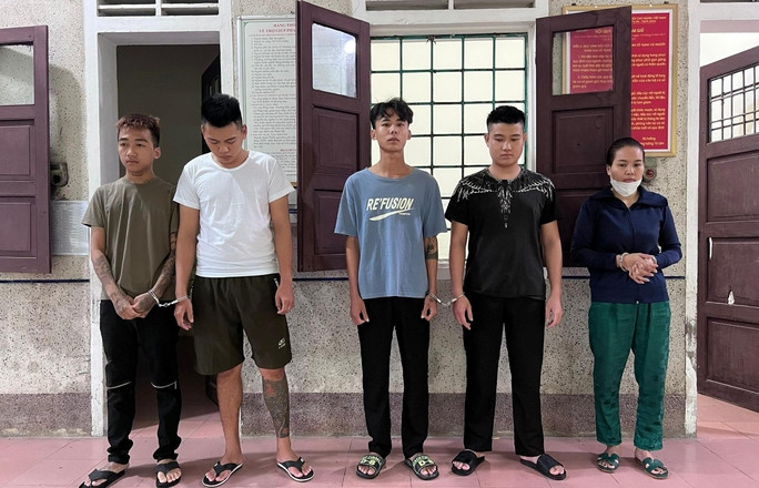  Nhóm đối tượng liên quan tại cơ quan công an - Ảnh: Đài TH Nghệ An