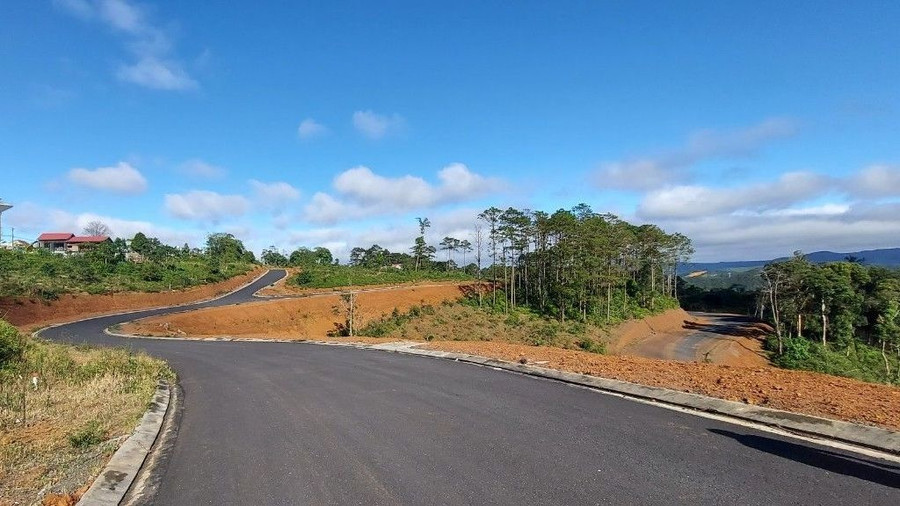 UBND H.Kon Plông tự ý triển khai dự án biệt thự trên đất rừng khi chưa chuyển đổi mục đích sử dụng đất. Ảnh: Đức Nhật