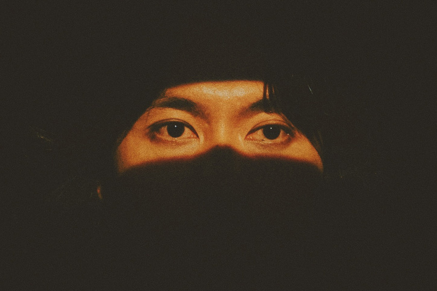 Hình ảnh có phần bí ẩn trong teaser đầu tiên của bản rap Diễn viên tồi. Ảnh: NVCC