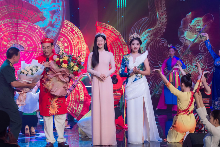 Hoa hậu Gia Hân tiết lộ đàn chị là động lực để cô nỗ lực rèn luyện trong cuộc sống. Ảnh: NVCC