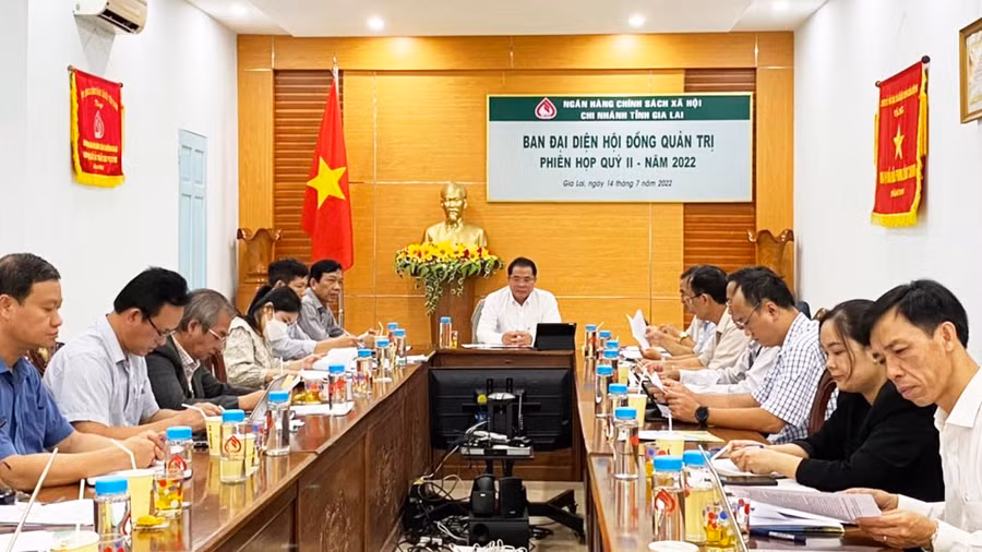 Phó Chủ tịch UBND tỉnh Hồ Phước Thành chủ trì phiên họp Ban Đại diện Hội đồng Quản trị Ngân hàng CSXH tỉnh quý II-2022. Ảnh: Hải Bình