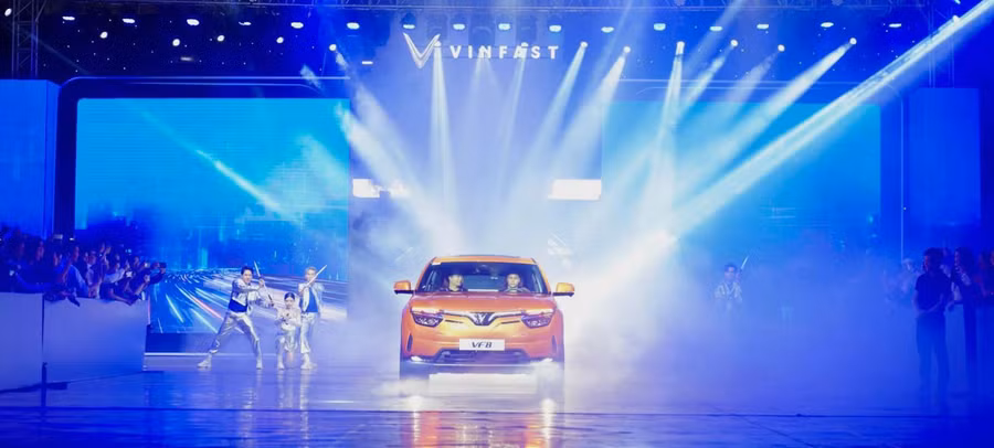  VinFast bàn giao 100 ô tô điện VF 8 đầu tiên, chuẩn bị xuất khẩu ra quốc tế. Ảnh: D.H