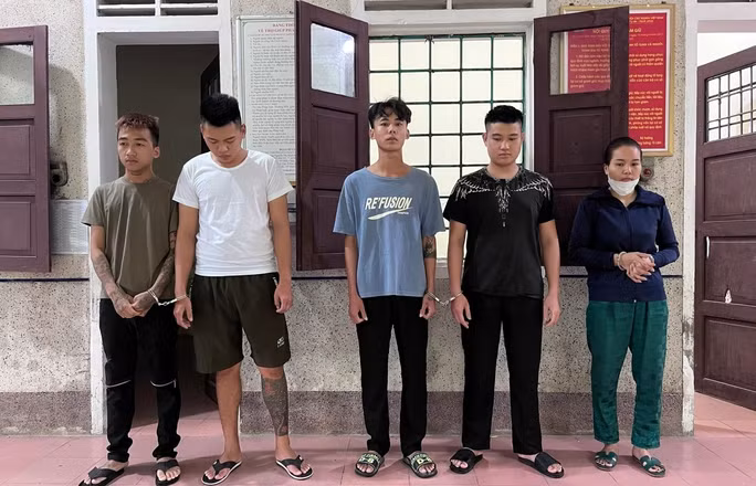 Các đối tượng liên quan tại cơ quan công an. Ảnh: Công an cung cấp