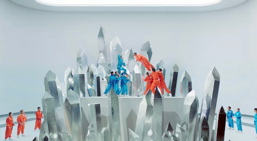 Ra mắt thêm đoạn teaser có tên “lạ”, Hoàng Thùy Linh úp mở danh tính rapper hợp tác chung. Ảnh: NSCC