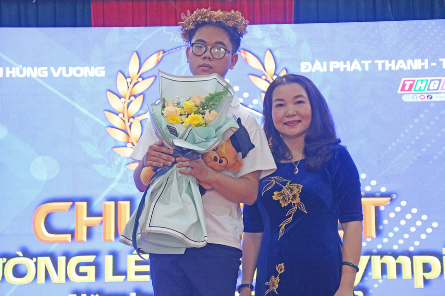 Em Dương Tiến Hải xuất sắc giành vòng nguyệt quế tại cuộc thi. Ảnh: Trương Quang Hà
