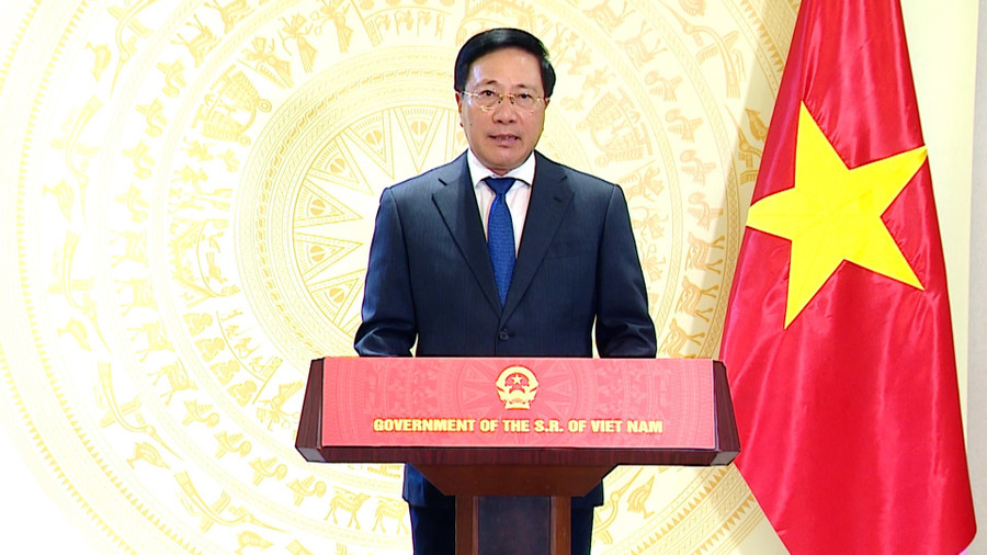 Phó Thủ tướng Thường trực Chính phủ Phạm Bình Minh dự và phát biểu tại lễ khai mạc Hội chợ ASEAN - Trung Quốc và Hội nghị thượng đỉnh Thương mại đầu tư ASEAN - Trung Quốc. Ảnh: Bộ Ngoại giao