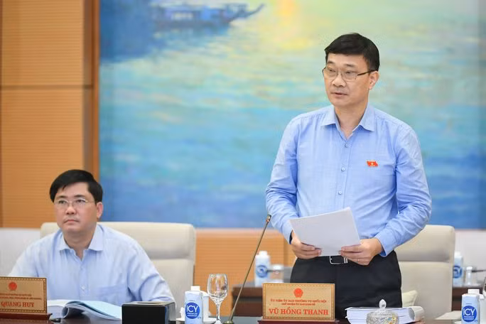  Chủ nhiệm Uỷ ban Kinh tế của Quốc hội Vũ Hồng Thanh tại phiên họp ngày 22-9
