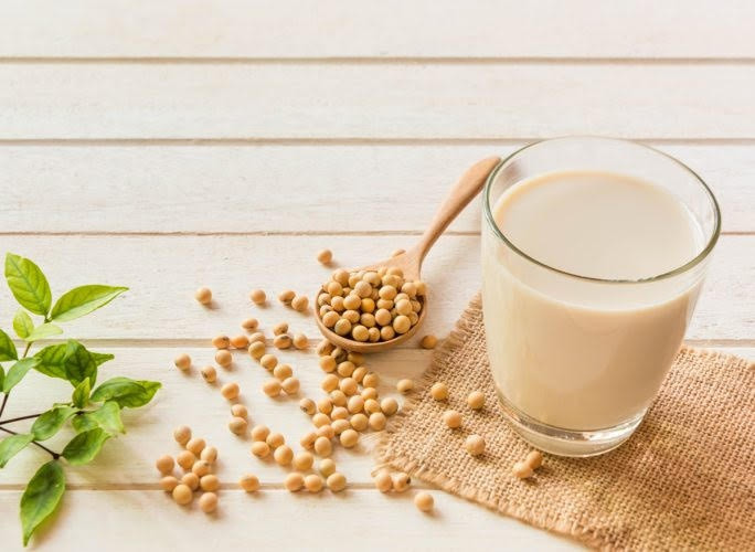 Đậu phụ và đậu nành (như đậu edamame) chứa lượng carb tối thiểu và do đó không gây tăng đột biến lượng đường trong máu. Ảnh: Shutterstock