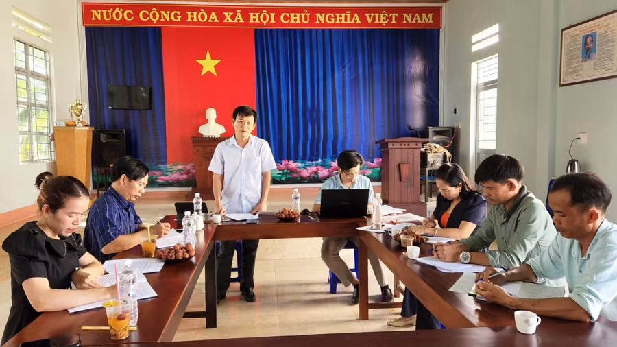 Chủ tịch UBND thành phố dự sinh hoạt tại chi bộ làng Mơ Nú, xã Chư Á