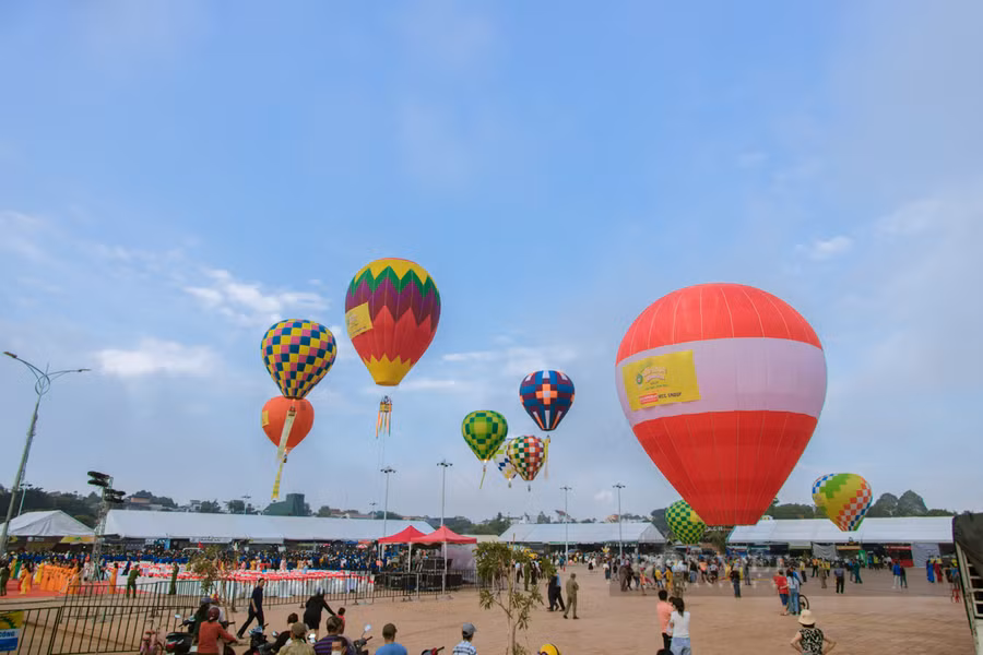 Lễ hội sầu riêng Krông Pắc – lần thứ nhất 2022 đã đón trên 40.000 lượt du khách trong và ngoài nước đến tham dự.