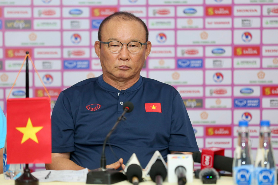 HLV Park không thể can thiệp việc Quang Hải có về nước hay không. Ảnh: Khả Hòa