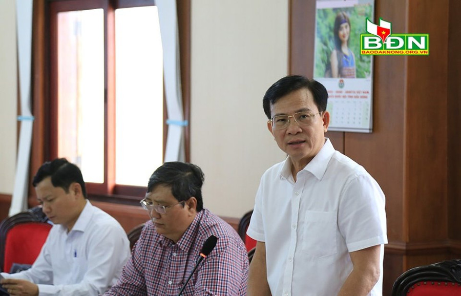 Chủ tịch UBND tỉnh Đak Nông Hồ Văn Mười thống nhất một số nội dung liên quan đến việc triển khai cao tốc qua địa bàn. Ảnh nguồn baodaknong.org.vn