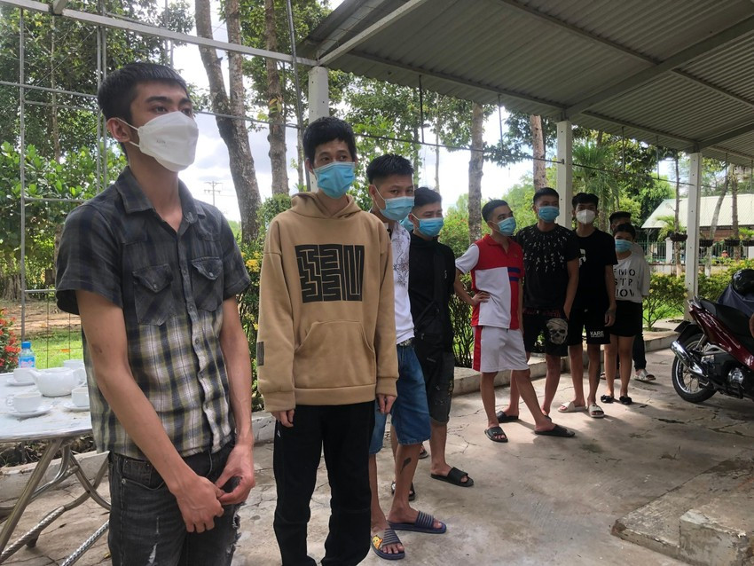 Long An tiếp nhận 34 công dân từ Campuchia trở về nước ảnh 1 Các công dân trở về nước tại Đồn Biên phòng Mỹ Quý Tây. Ảnh: Huỳnh Du/plo.vn