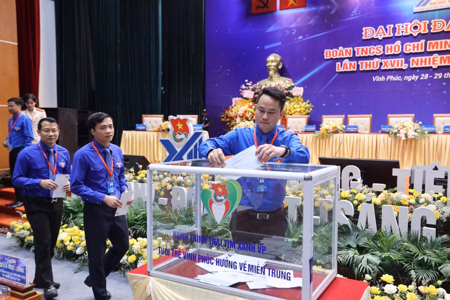 Tỉnh đoàn Vĩnh Phúc đã tổ chức quyên góp ủng hộ đồng bào bị ảnh hưởng do bão số 4 có tên Noru. Ảnh: Như Ý 