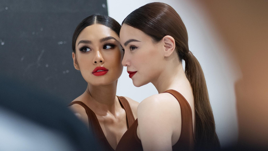 Hồ Ngọc Hà đọ sắc cùng Á hậu Thảo Nhi. Ảnh: NVC