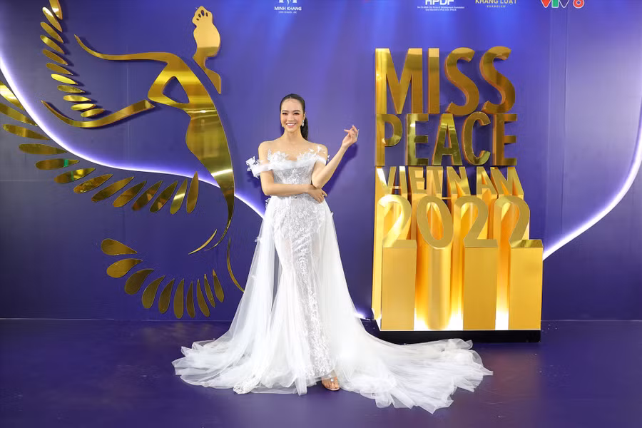 MC Kiều Ngân dẫn dắt chung kết của cuộc thi.