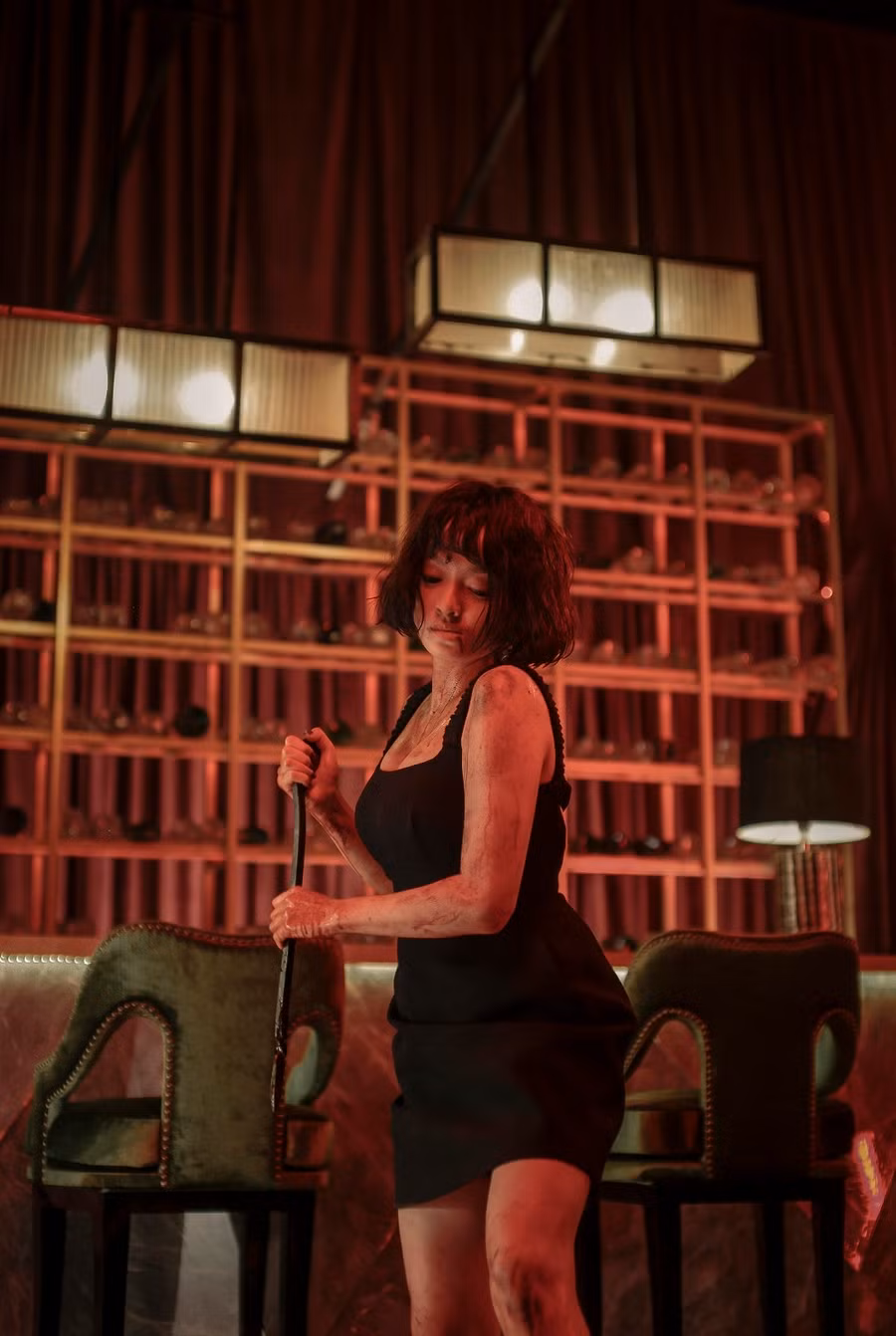 Kaity Nguyễn với bộ dạng máu lạnh trong first look của Cô gái từ quá khứ. Ảnh: ĐPCC