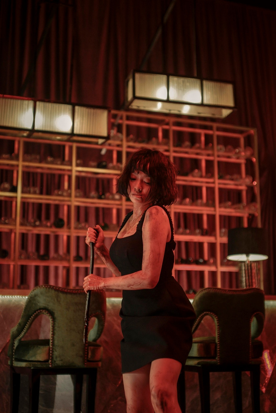 Kaity Nguyễn với bộ dạng máu lạnh trong first look của Cô gái từ quá khứ. Ảnh: ĐPCC