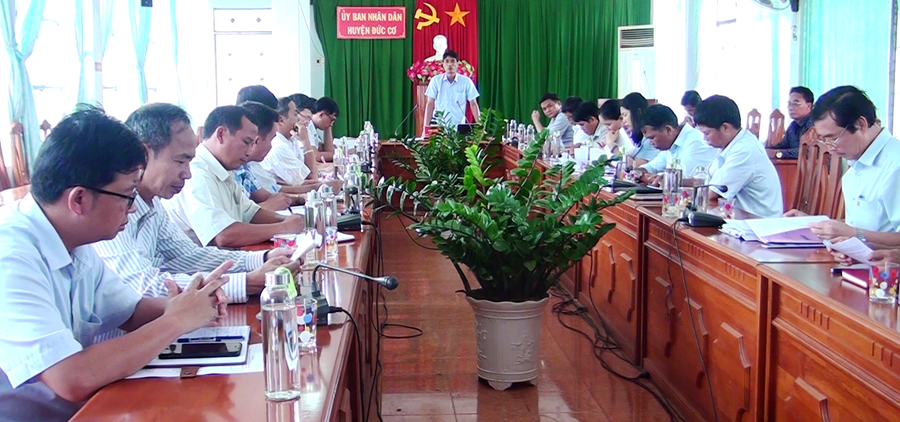 Quang cảnh sơ kết 9 tháng về tảo hôn, hôn nhân cận huyết thống. Ảnh: Mỹ Duyên Toàn cảnh sơ kết 9 tháng về tảo hôn, hôn nhân cận huyết thống. Ảnh. Mỹ Duyên