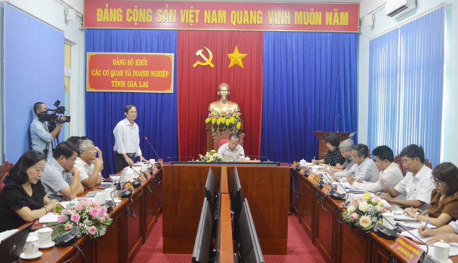 Quang cảnh buổi làm việc. Ảnh: ANH HUY