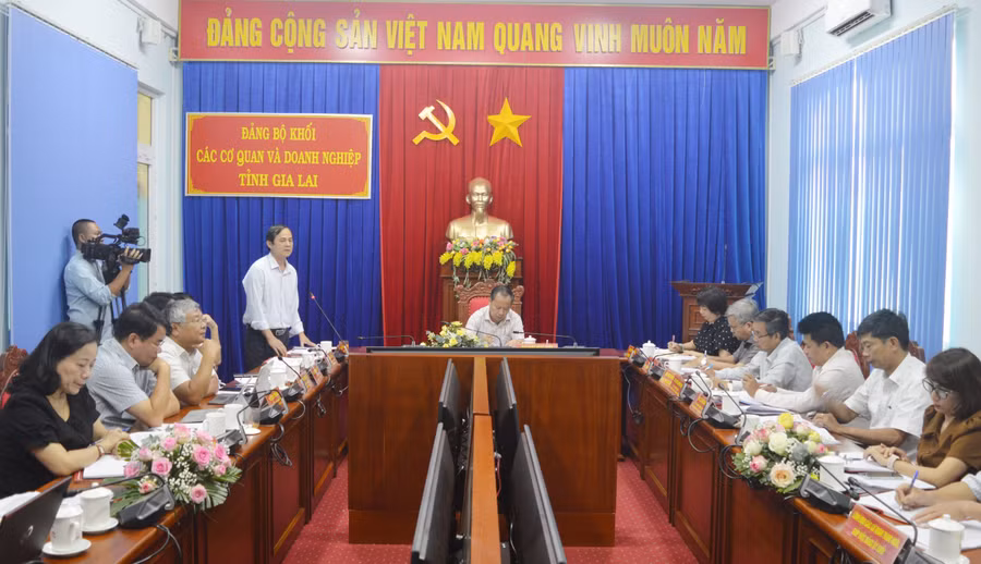 Quang cảnh buổi làm việc. Ảnh: ANH HUY