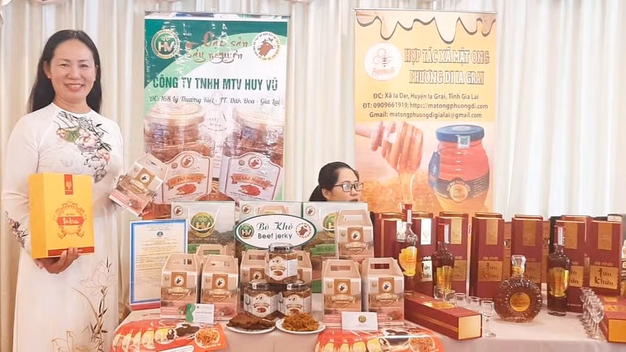 Sau khi được công nhận là sản phẩm công nghiệp nông thôn tiêu biểu cấp khu vực năm 2020, thị trường tiêu thụ của bò khô Huy Vũ ngày càng mở rộng. Ảnh: Quang Tấn