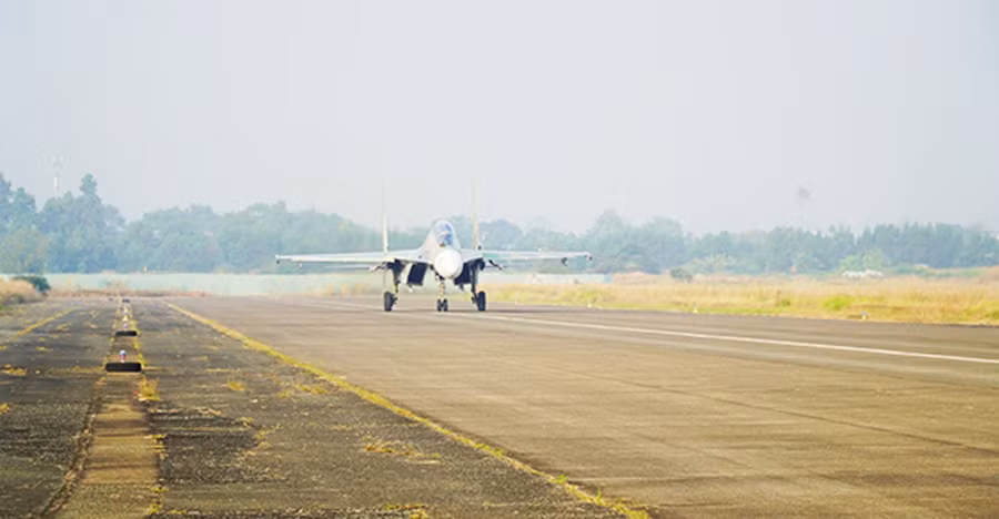 Hai sân bay quân sự được nghiên cứu để khai thác dân dụng. Ảnh minh họa